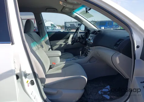 2011 Toyota Highlander Base V6 из США, поврежденный, VIN 5TDBK3EH9BS045408